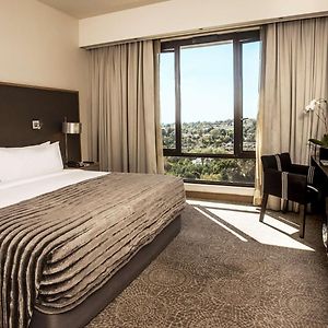 Superior Room 1 King Bed Smoking